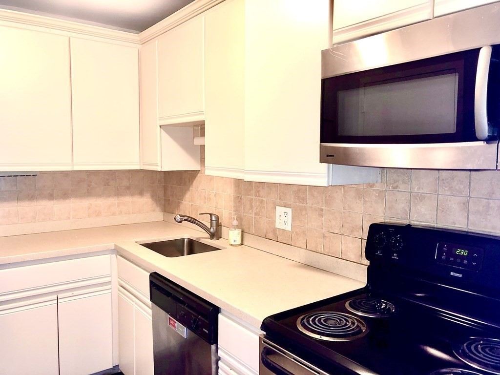 16 Addington Road, Unit 42 Brookline, MA 02445 - Photo 7 of 11