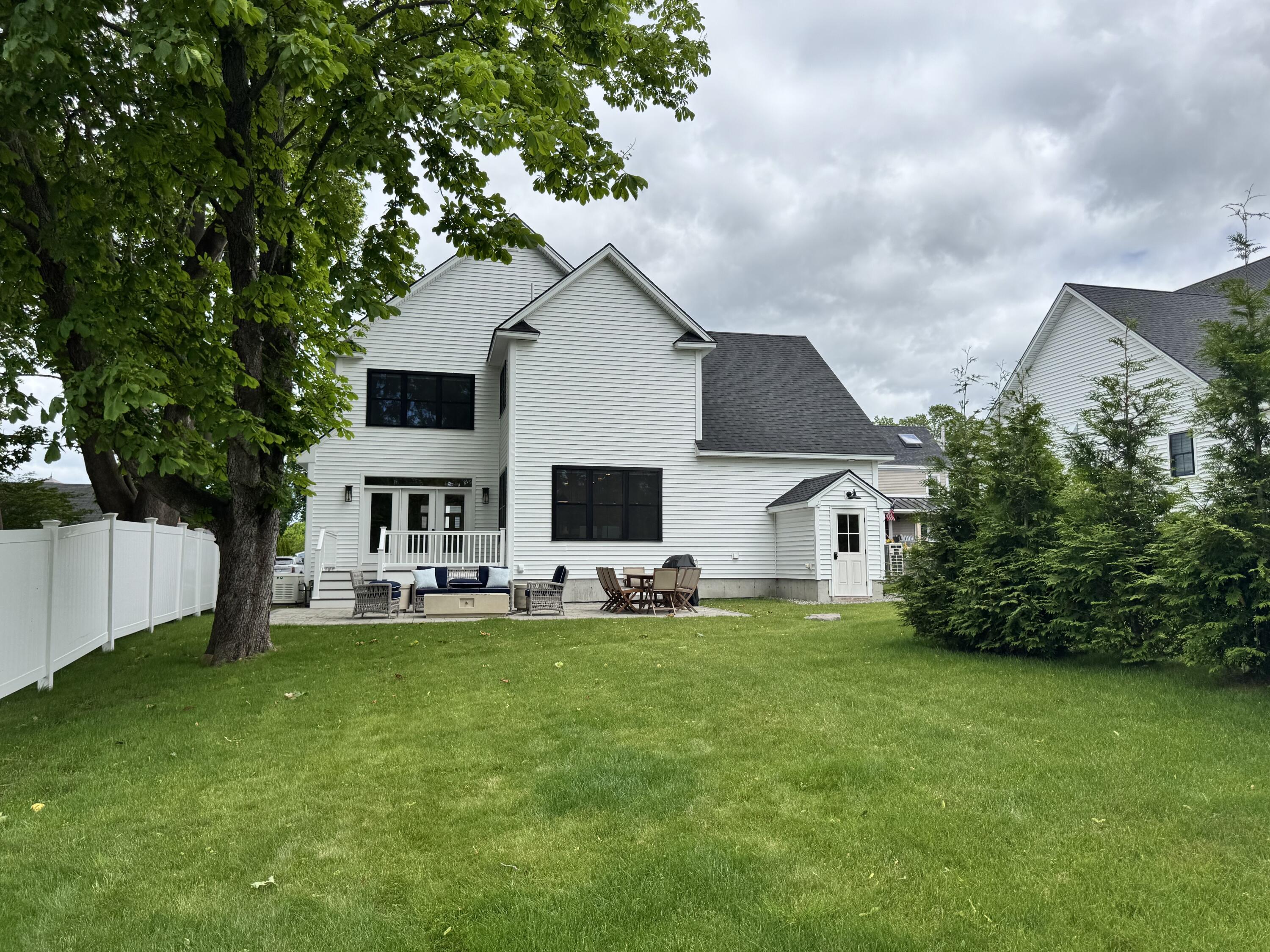 20 Chase Hill Rd, Kennebunk