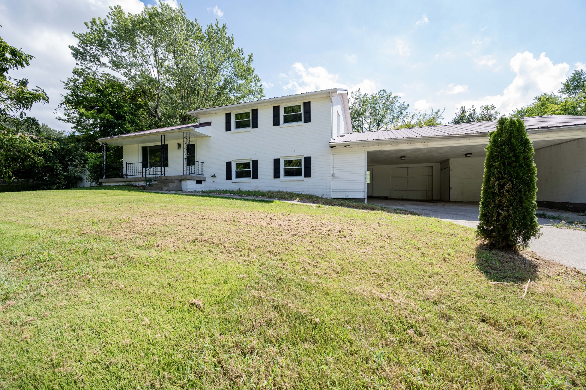 304 Lafayette Road Clarksville, TN 37042 - Photo 2 of 19 Gallery Image 2