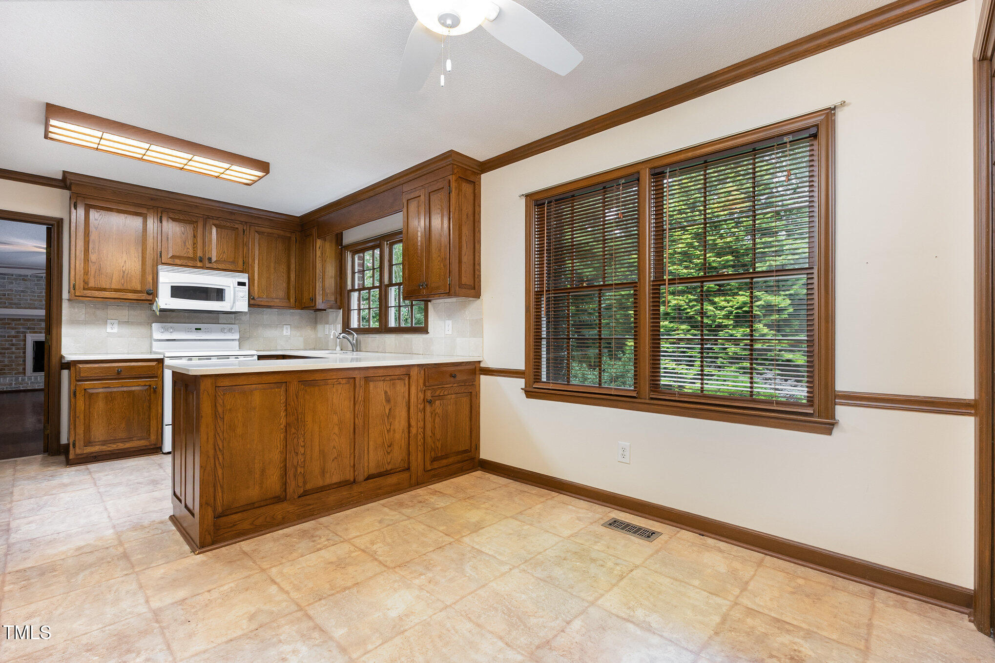 10008 Whitestone Road Raleigh, NC 27615 - Photo 6 of 23 Breakfast Area