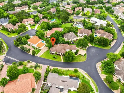 $1,100,000 | 37 Autumn Oaks Drive, The Hills, TX 78738