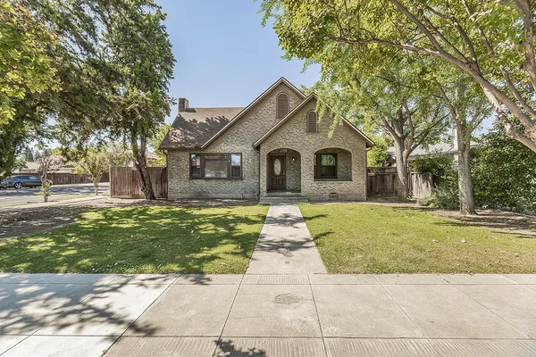 $405,000 | 750 East Yale Avenue, Fresno, CA 93704