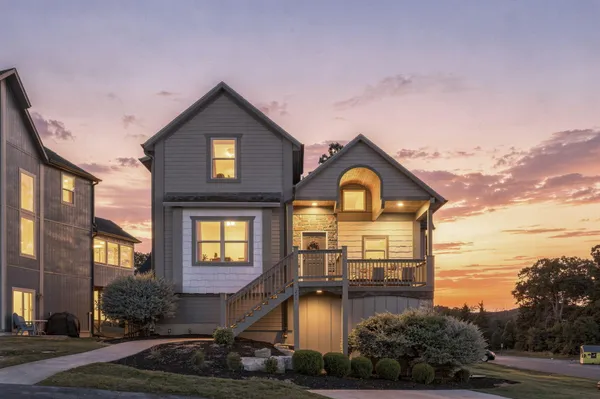 $739,900 | 225 Foggy Bay Lane, Hollister, MO 65672