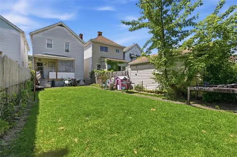 $89,900 | 1133 9th Street, McKees Rocks, PA 15136