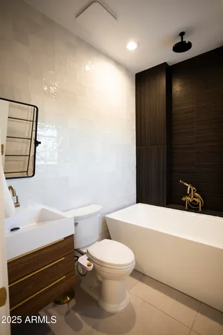 $1,999,000 | 3305 East Cherokee Street, Phoenix, AZ 85044