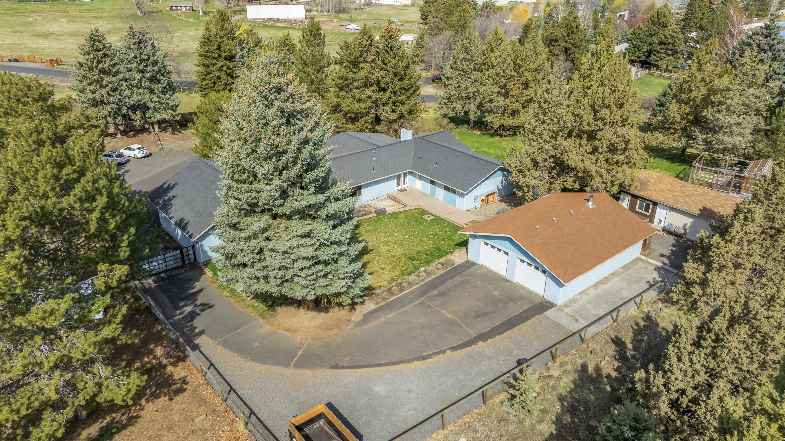 61866 Dobbin Road Bend, OR 97702 - Photo 12 of 50 37_JustinEwingDJI_20250409104915_0003_D