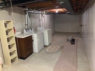 468 Farmridge Court Rochester, MI 48307 - Photo 39 of 48 LAUND21