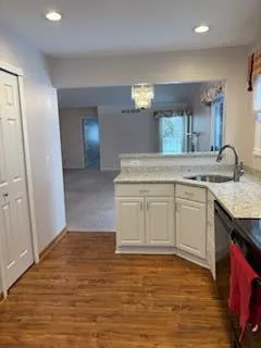 $359,900 | 468 Farmridge Court, Rochester, MI 48307