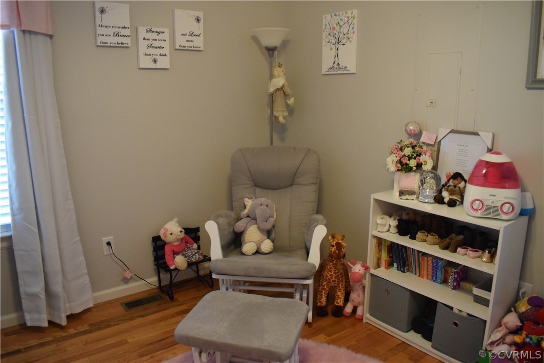 5185 Broad St Road Louisa, VA 23093 - Photo 17 of 24 a living room with furniture