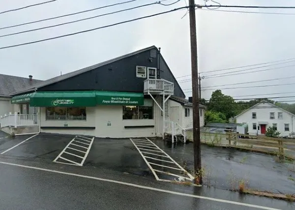 $1,600 | 1544 Main Street, Unit 1, West Warwick, RI 02893
