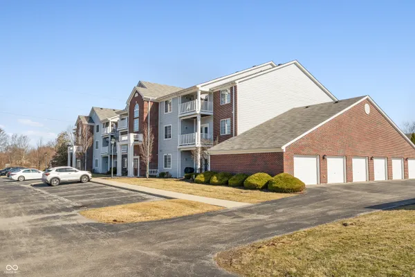 $177,500 | 6231 Amber Creek Lane, Unit 310, Indianapolis, IN 46237