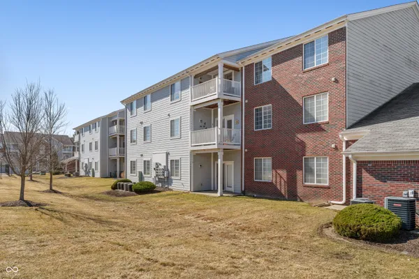 $177,500 | 6231 Amber Creek Lane, Unit 310, Indianapolis, IN 46237