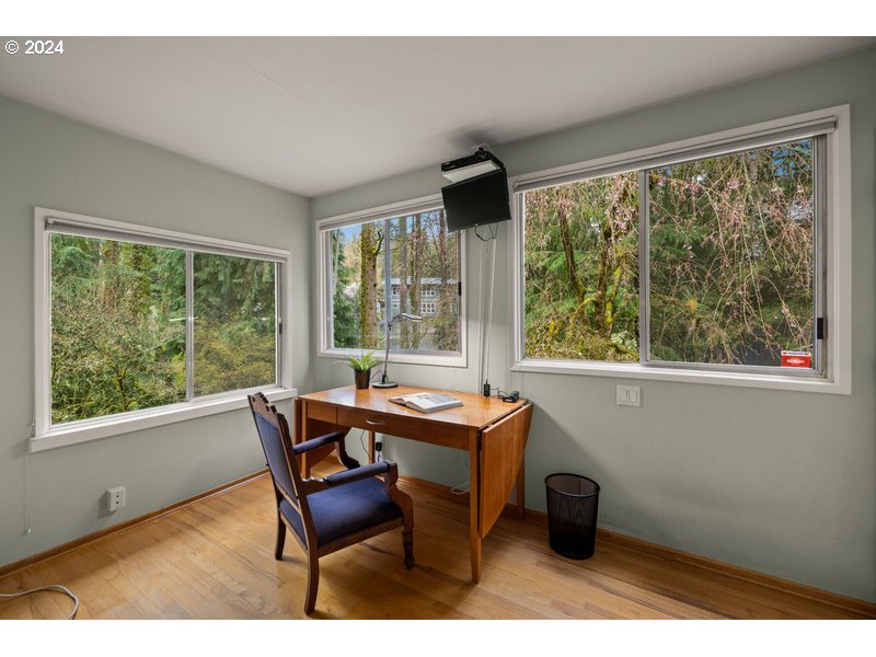 4700 Northwest Barnes Road Portland, OR 97210 - Photo 15 of 40 Den/Office