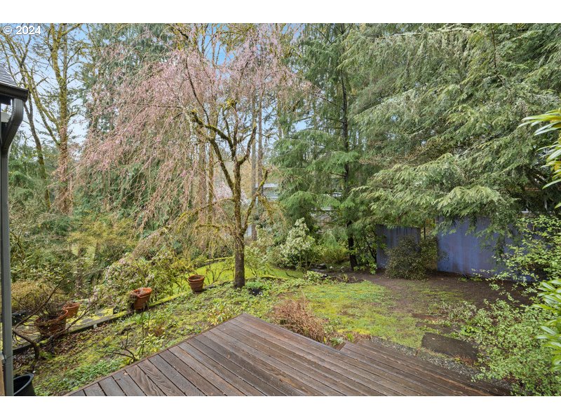 4700 Northwest Barnes Road Portland, OR 97210 - Photo 16 of 40 Deck