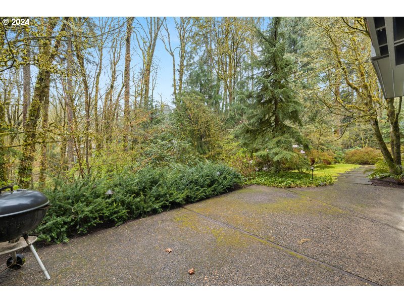4700 Northwest Barnes Road Portland, OR 97210 - Photo 29 of 40 Patio