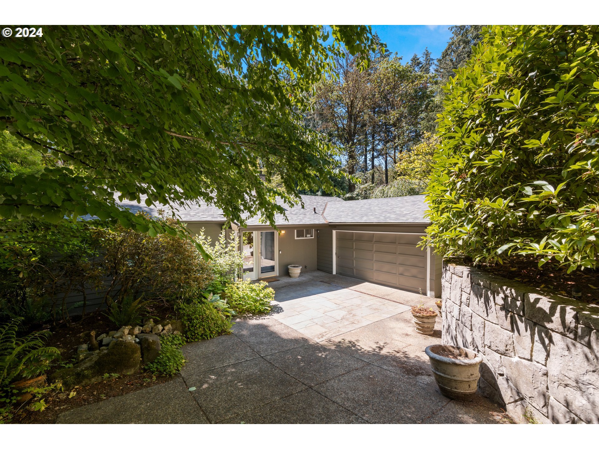 4700 Northwest Barnes Road Portland, OR 97210 - Photo 3 of 40 Garage