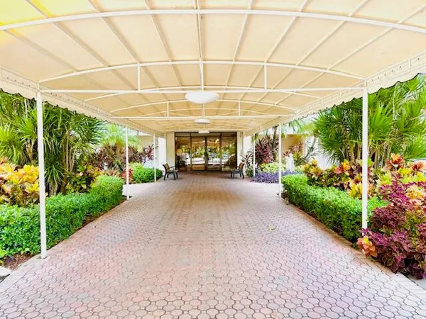 $2,250 | 3051 North Course Drive, Unit 807, Pompano Beach, FL 33069