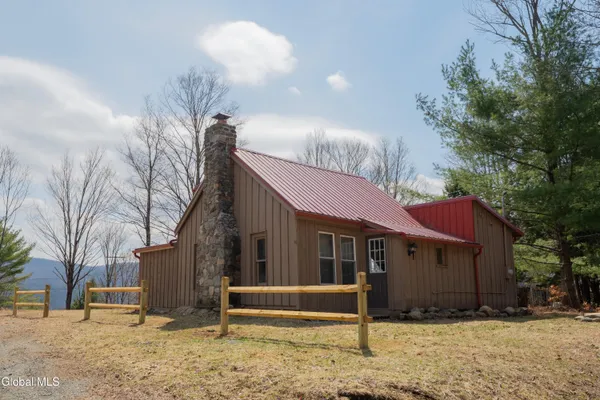 $259,000 | 94-98 Lakeland Road, Hadley, NY 12835