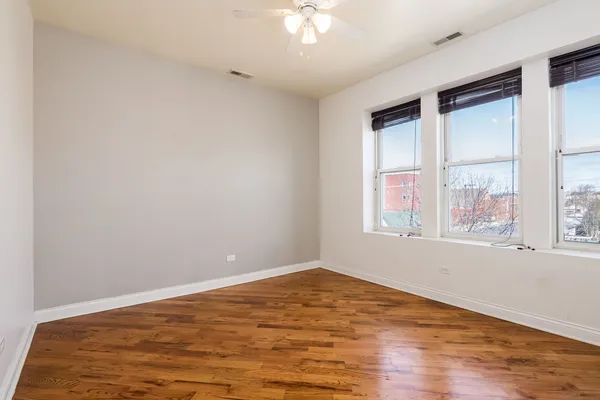 $179,000 | 4749 West Roscoe Street, Unit 3, Chicago, IL 60641
