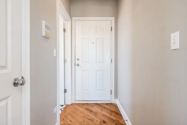 $179,000 | 4749 West Roscoe Street, Unit 3, Chicago, IL 60641
