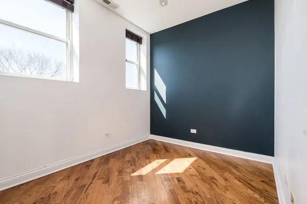 $179,000 | 4749 West Roscoe Street, Unit 3, Chicago, IL 60641