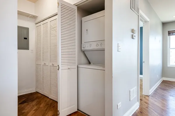 $179,000 | 4749 West Roscoe Street, Unit 3, Chicago, IL 60641