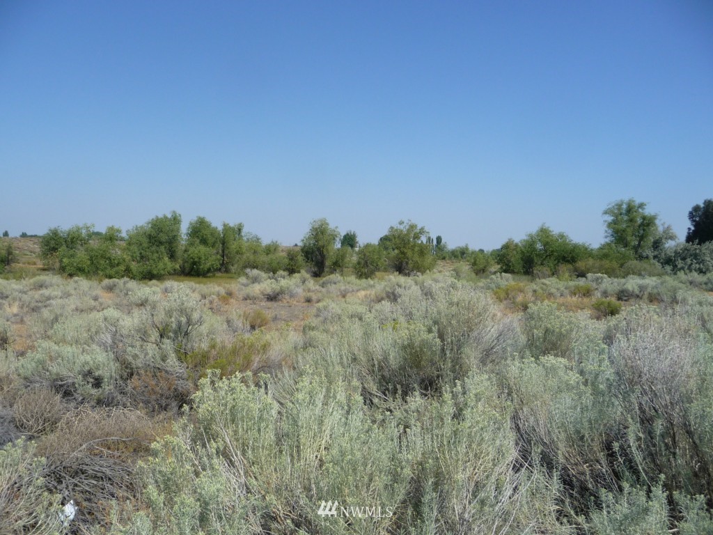 5680 North Frontage Road Northeast Moses Lake, WA 98837 - Photo 1 of 4 Gallery Image 1