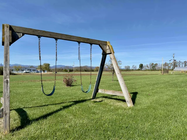 $498,500 | 1495 Rattlin Bridge Road, Bridport, VT 05734