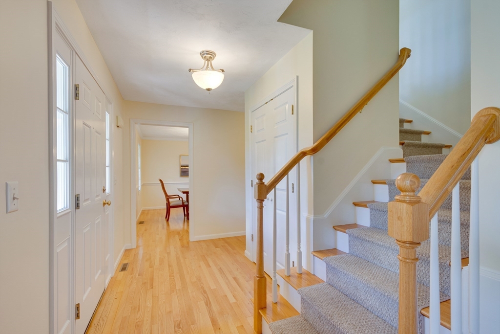 385 Middle Road Boxborough, MA 01719 - Photo 13 of 37