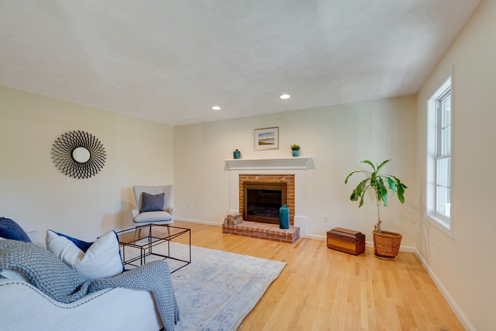 385 Middle Road Boxborough, MA 01719 - Photo 14 of 37