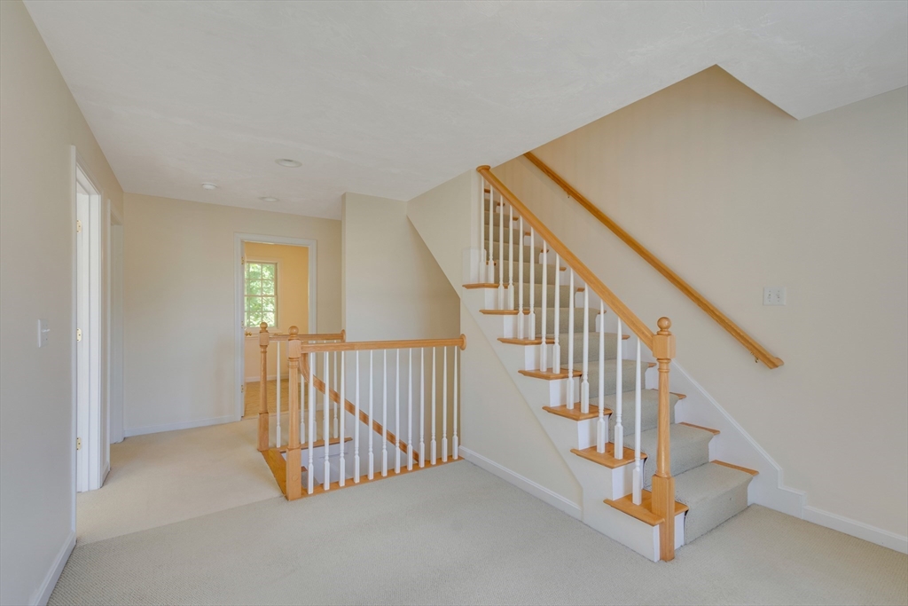 385 Middle Road Boxborough, MA 01719 - Photo 16 of 37