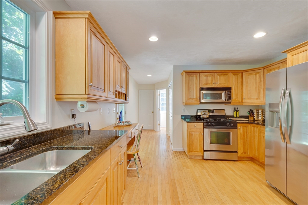 385 Middle Road Boxborough, MA 01719 - Photo 2 of 37