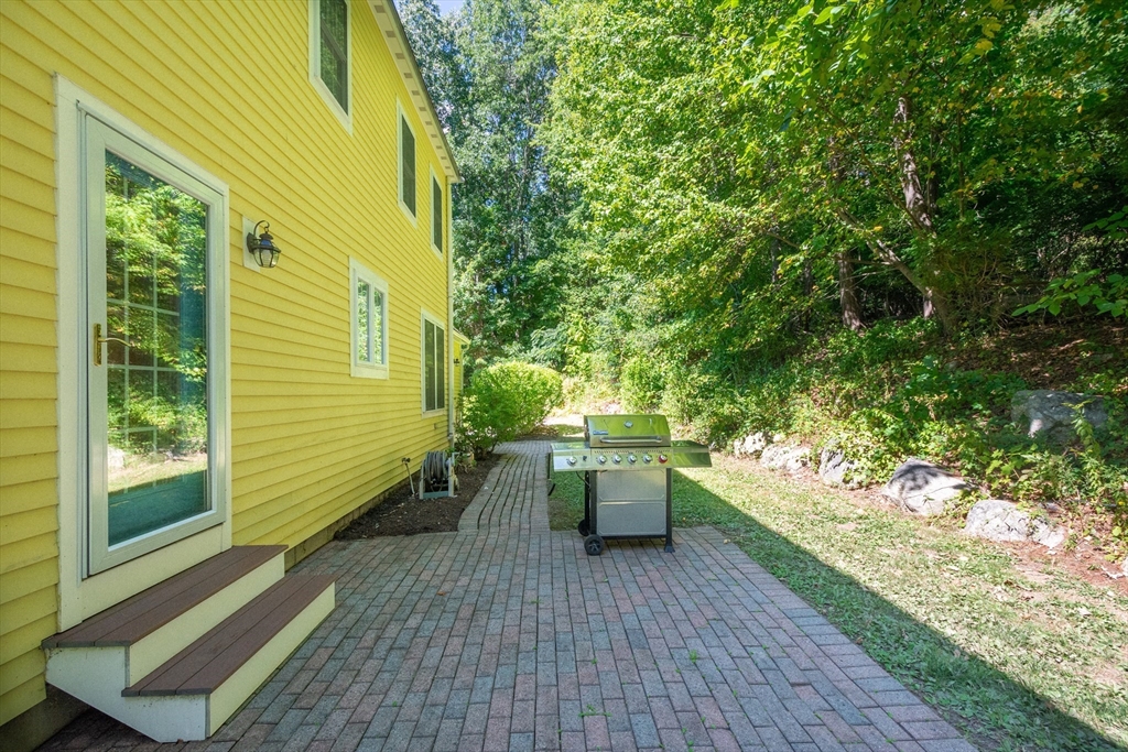 385 Middle Road Boxborough, MA 01719 - Photo 34 of 37