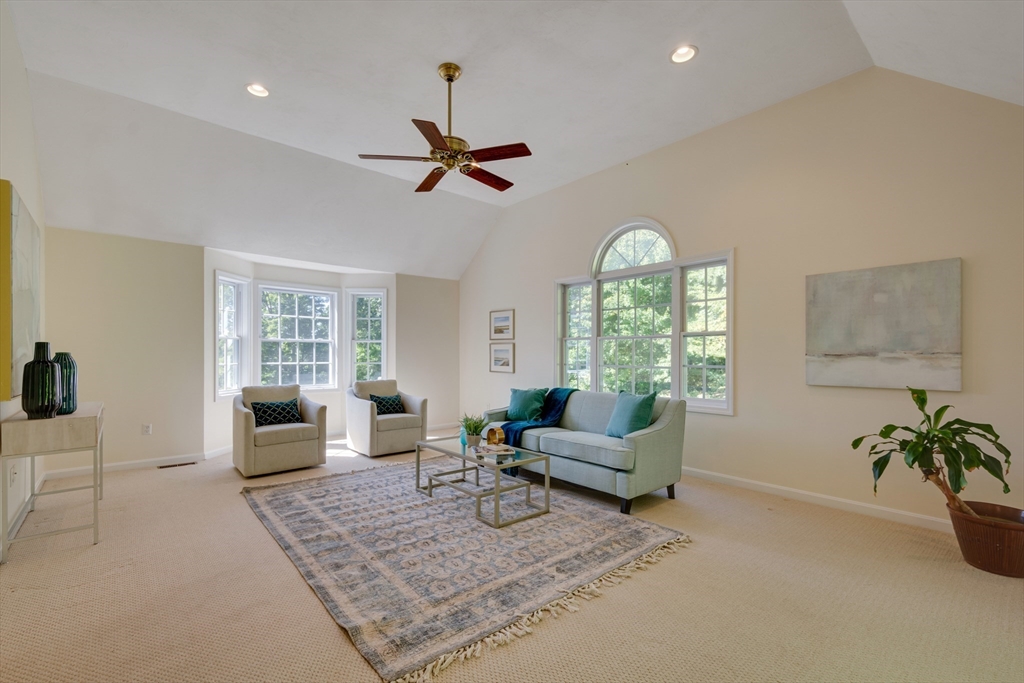 385 Middle Road Boxborough, MA 01719 - Photo 4 of 37