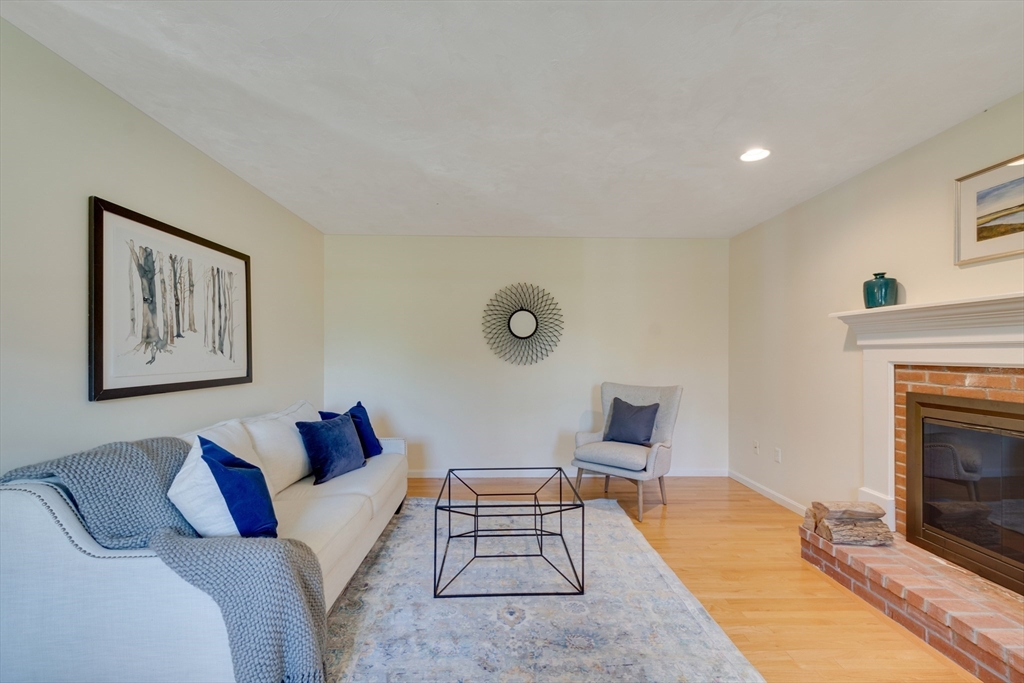 385 Middle Road Boxborough, MA 01719 - Photo 7 of 37