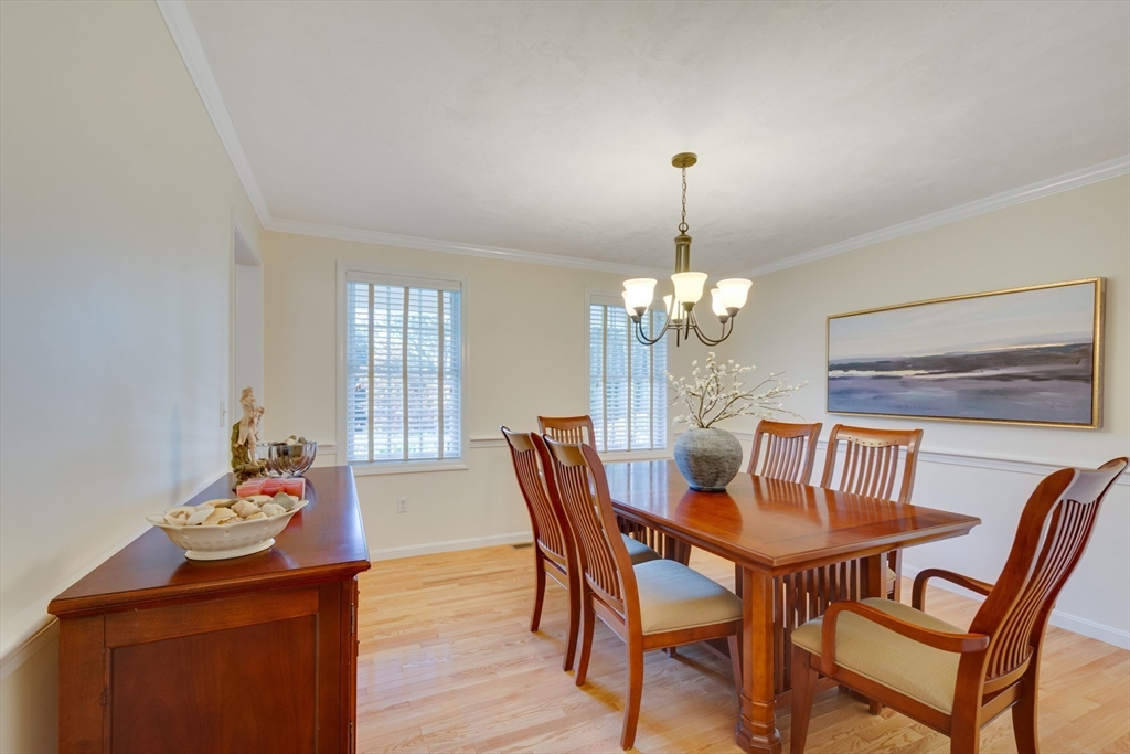 385 Middle Road Boxborough, MA 01719 - Photo 8 of 37