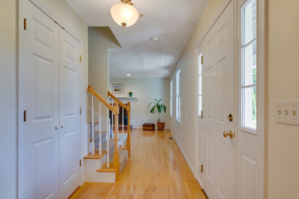 385 Middle Road Boxborough, MA 01719 - Photo 9 of 37