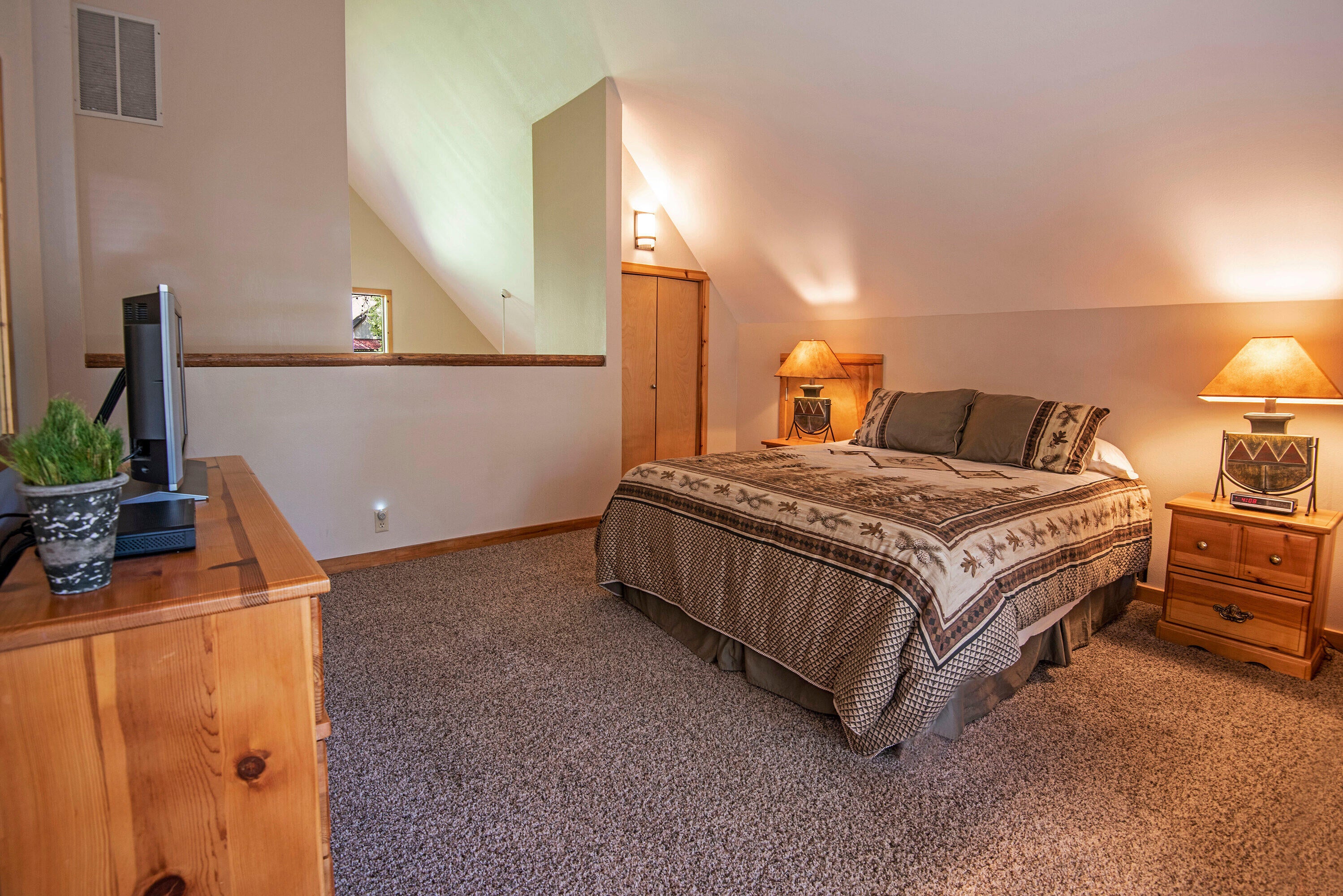 57520 Circle 4 Cabin Road, Unit 11 Sunriver, OR 97707 - Photo 15 of 20 Circle 4 Cabin Rd 11 Sunriver-print-014-