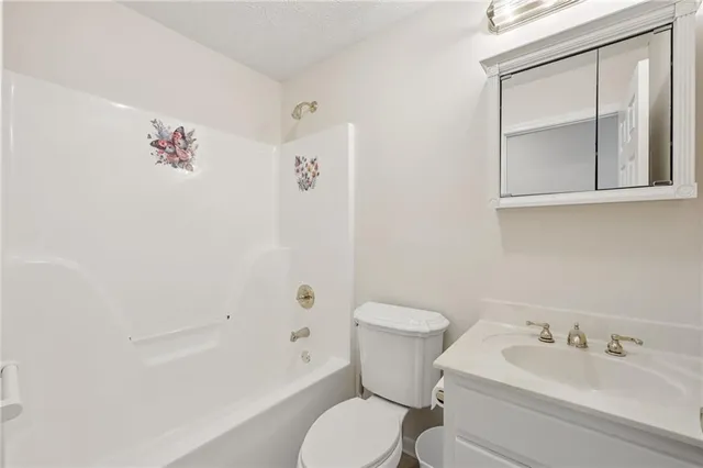 $459,900 | 246 Queens Cemetery Road, Good Hope, GA 30641