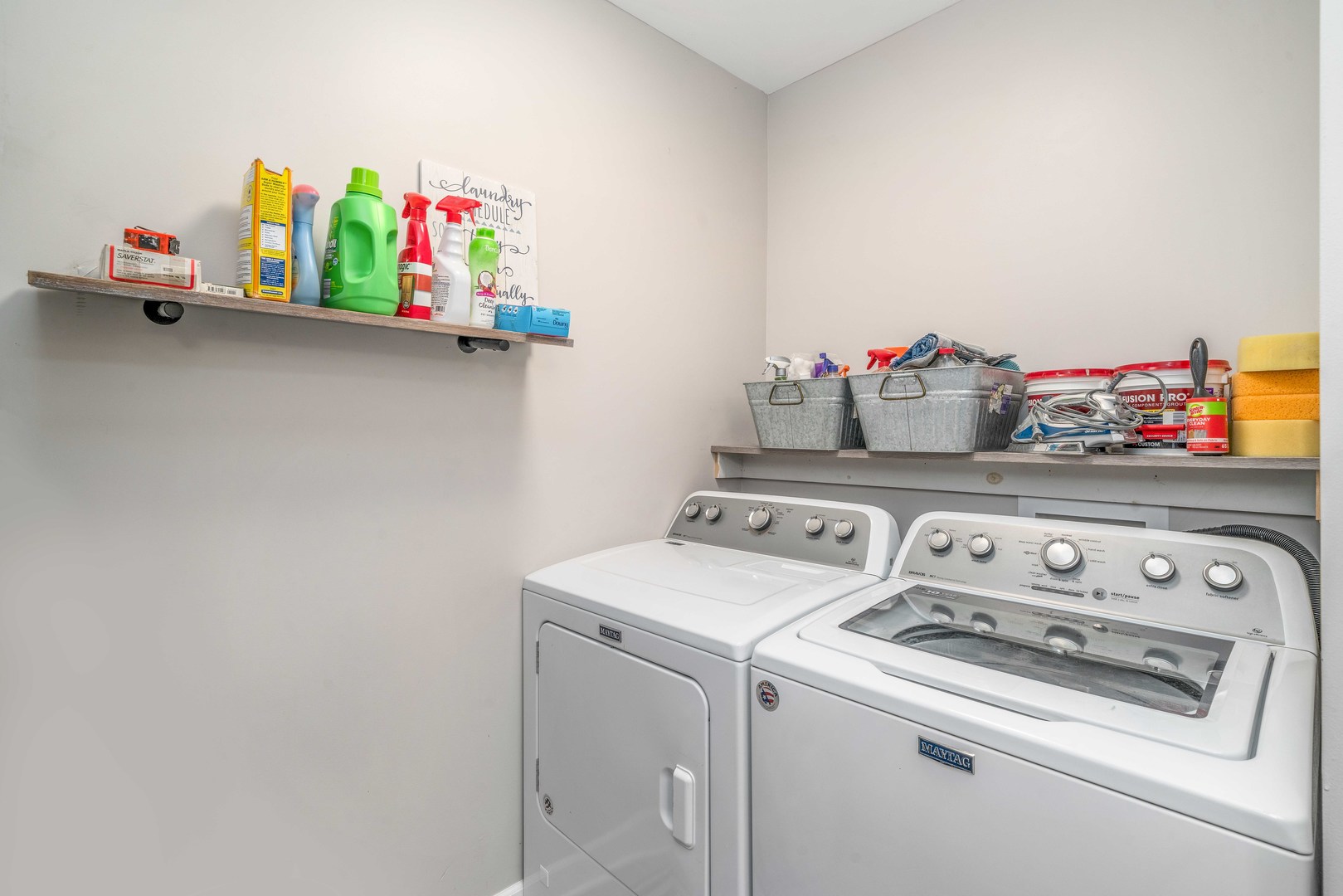 3700 Kane Road Leland, IL 60531 - Photo 6 of 30 a utility room with dryer and washer