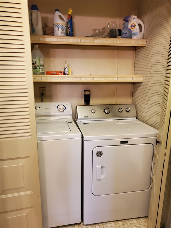 10 5th Street Brookfield, MA 01506 - Photo 9 of 17 a utility room with dryer and washer