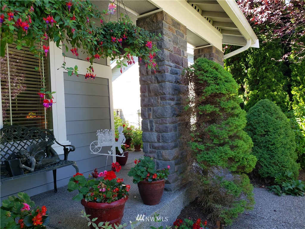 5501 Northeast 3rd Street Renton, WA 98059 - Photo 2 of 37