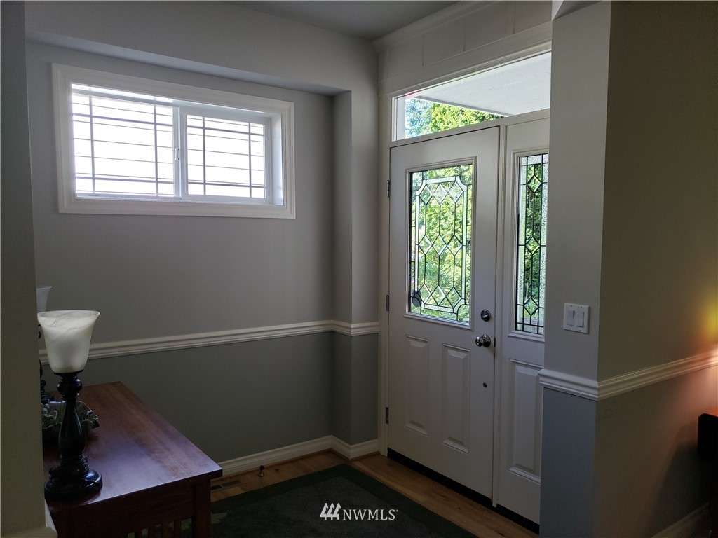 5501 Northeast 3rd Street Renton, WA 98059 - Photo 4 of 37