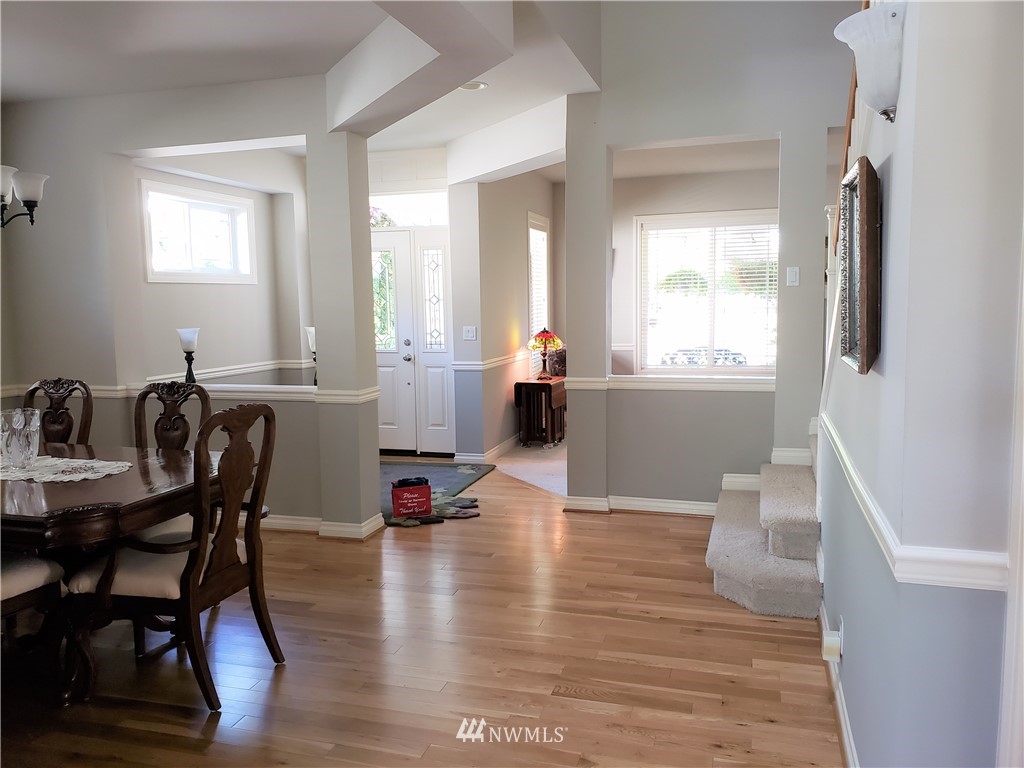 5501 Northeast 3rd Street Renton, WA 98059 - Photo 7 of 37