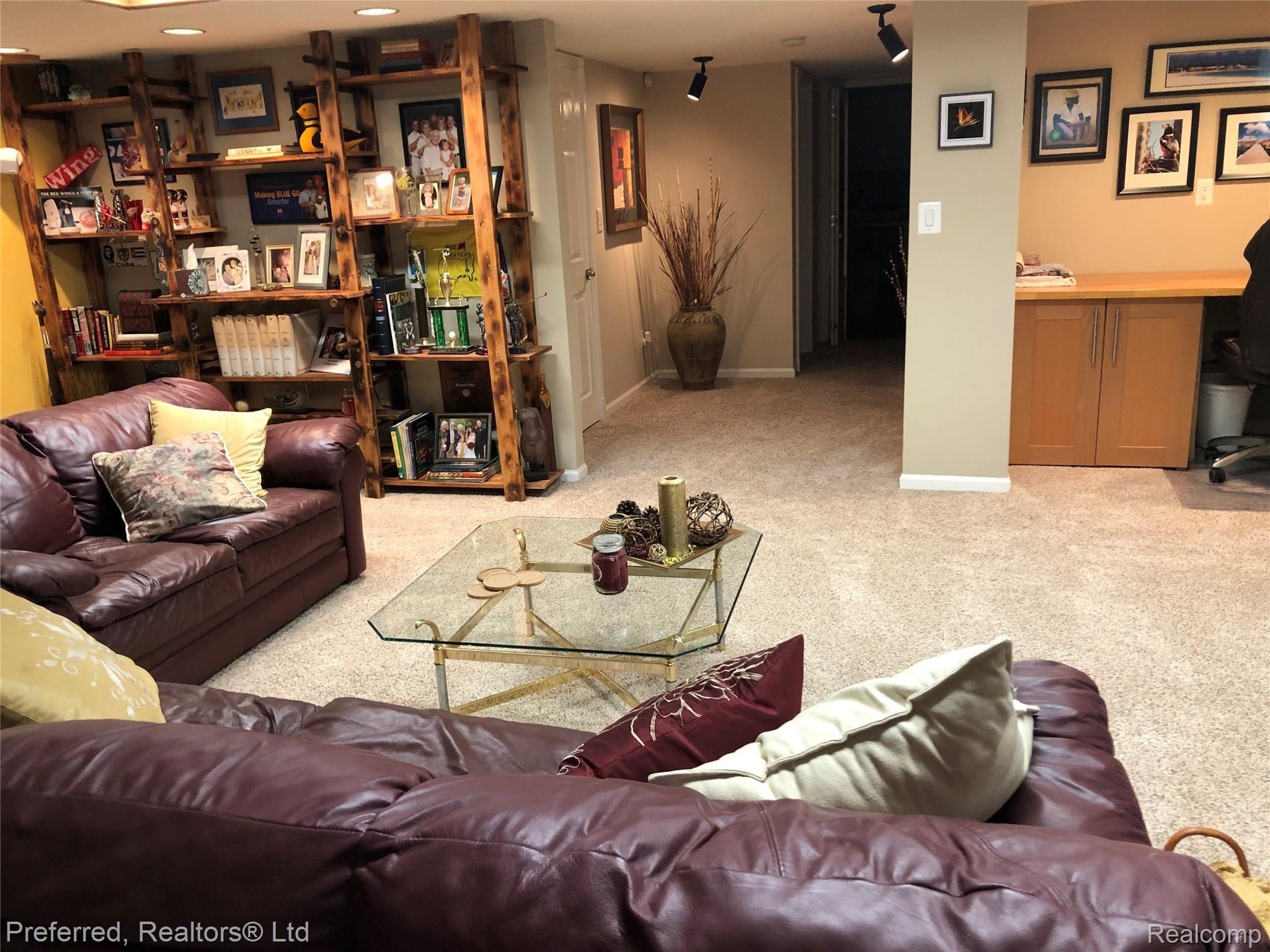 1610 Henry Ruff Road Garden City, MI 48135 - Photo 32 of 41 5DB197E1-0A65-448E-AE8D-06F55A038E4B.jpeg