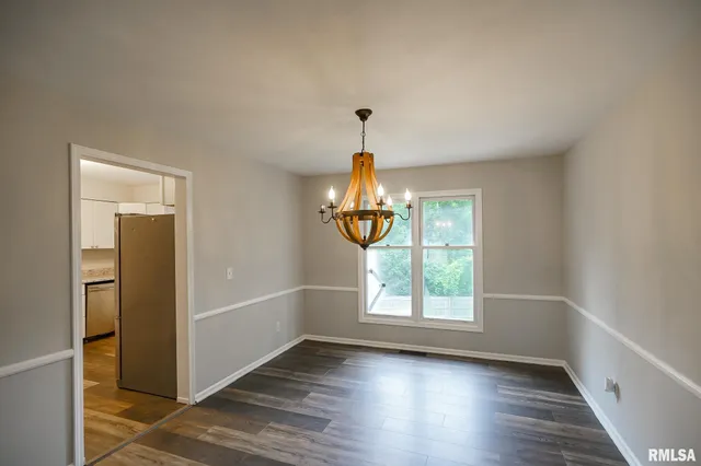 $259,900 | 5317 North Woodview Avenue, Peoria, IL 61614