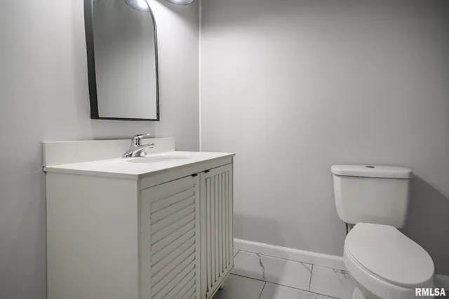 $259,900 | 5317 North Woodview Avenue, Peoria, IL 61614