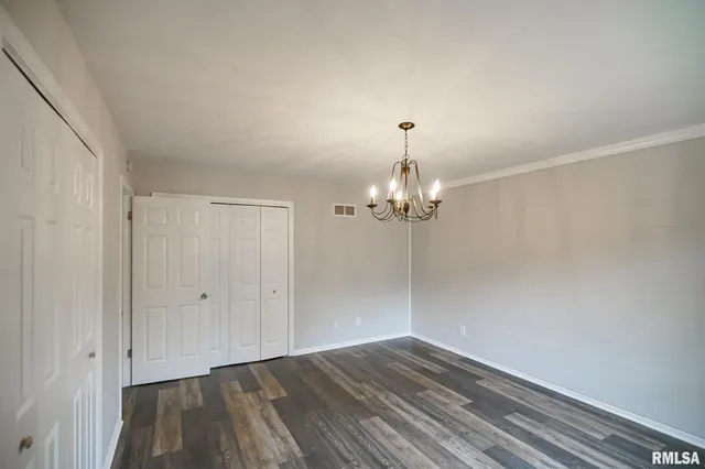 $259,900 | 5317 North Woodview Avenue, Peoria, IL 61614