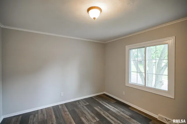 $259,900 | 5317 North Woodview Avenue, Peoria, IL 61614