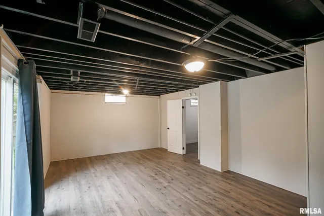 $259,900 | 5317 North Woodview Avenue, Peoria, IL 61614